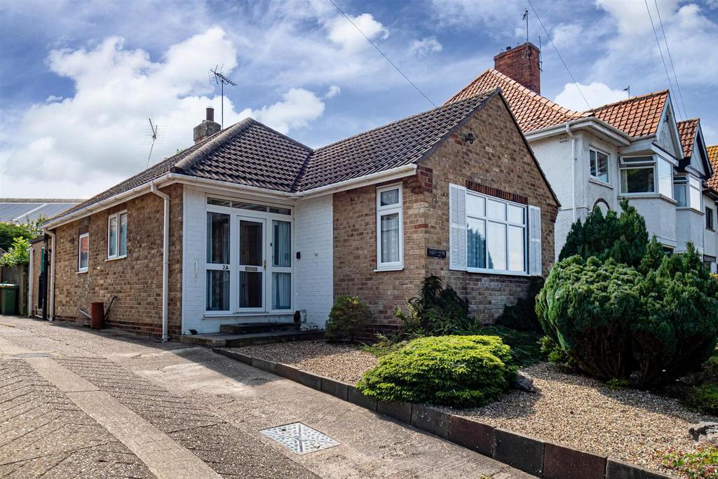 Hull Road, Hornsea 2 bed detached bungalow for sale £185,000