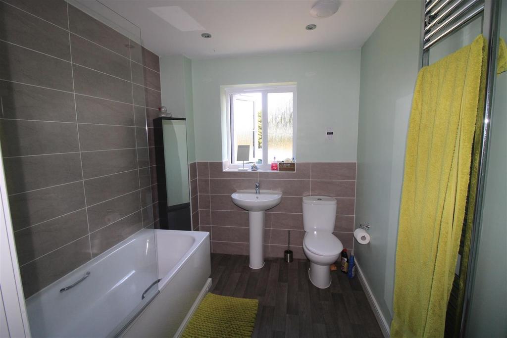 Bathroom.JPG