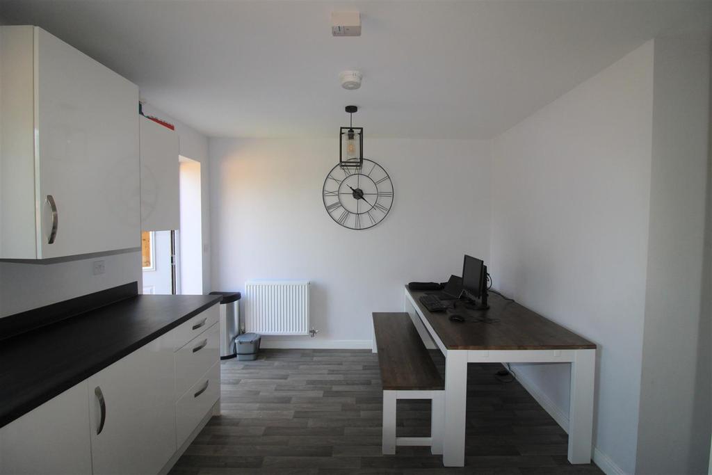Dining Area.jpg