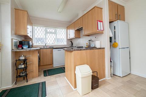 35 Alton Park, Beeford, Driffield, YO25 8BZ