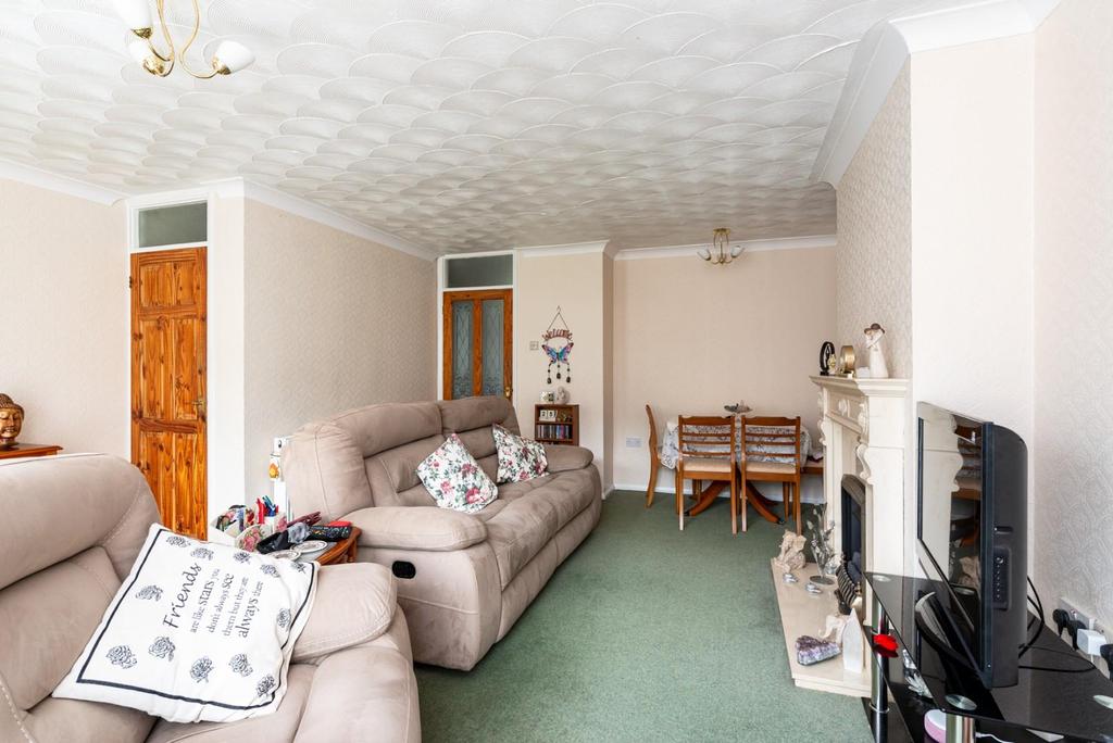 142 Wakeley Road living room1c.jpg