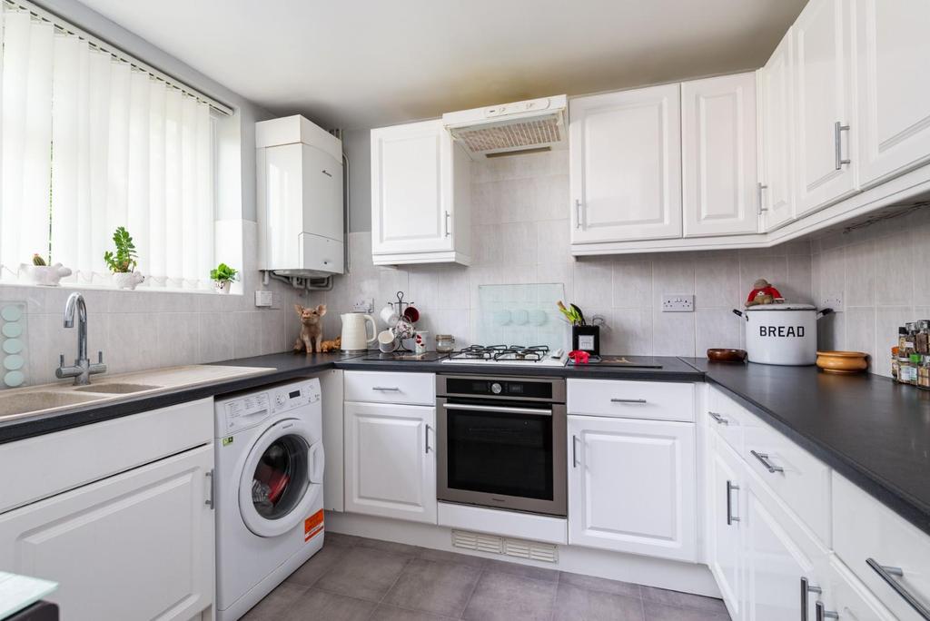 142 Wakeley Road kitchen.jpg