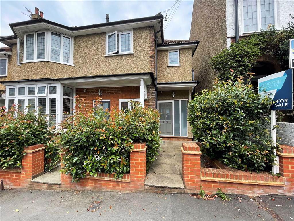 Upton Avenue, St. Albans, Hertfordshire 2 bed flat £349,995