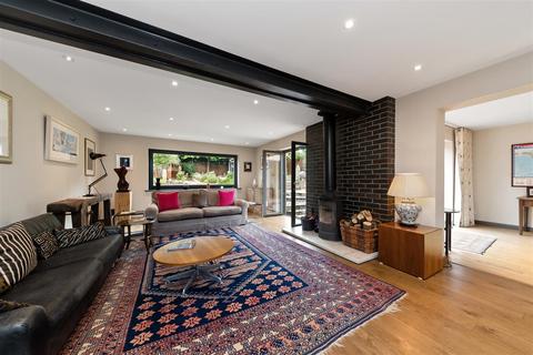11 Armstrong Close, Newmarket, CB8 8HD