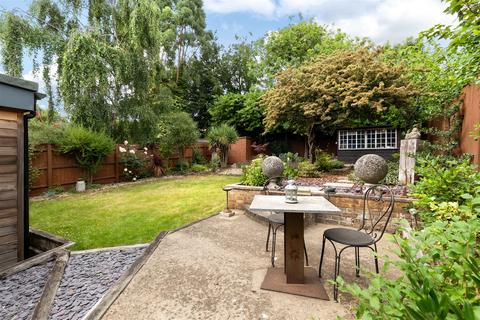 11 Armstrong Close, Newmarket, CB8 8HD