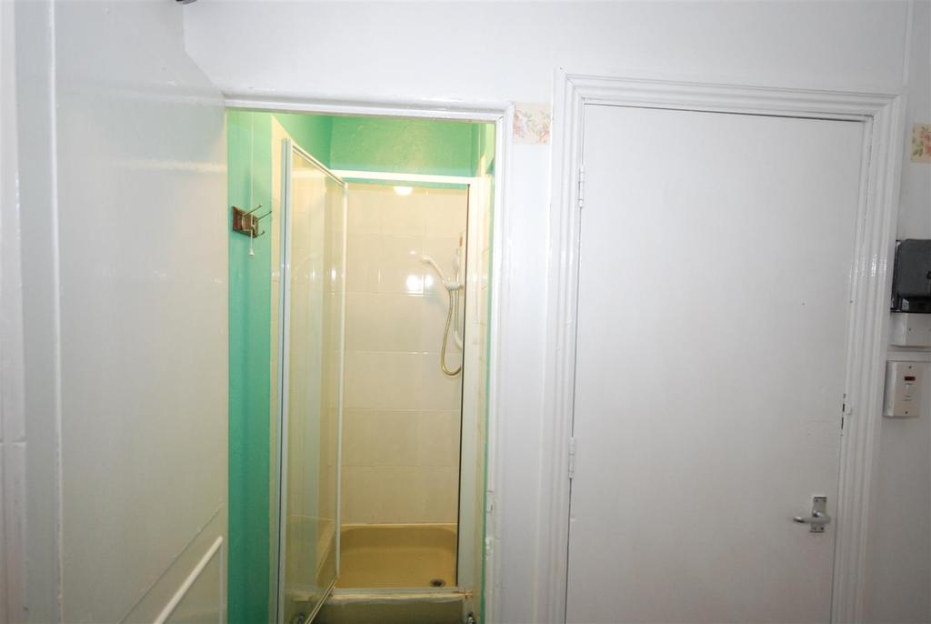 Ashburton Road(20), Portsmouth 10 bed house £400 pcm (£92 pw)