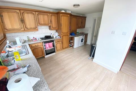 18 Alton Road, Luton, LU1 3NS