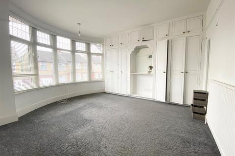18 Alton Road, Luton, LU1 3NS