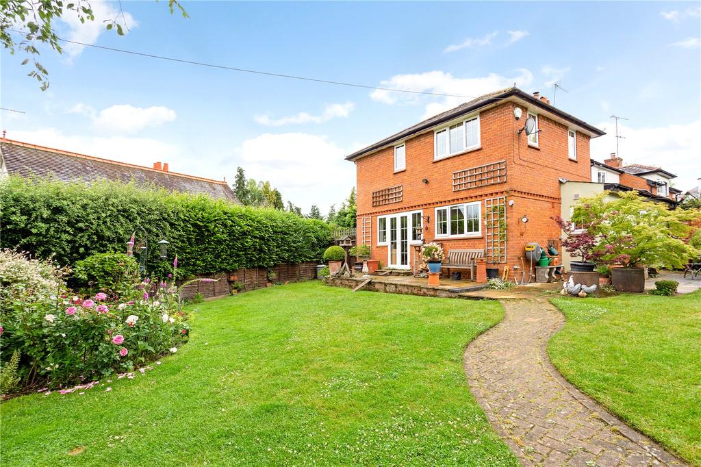 School Lane, Cookham Dean... 3 bed semidetached house £1,400,000