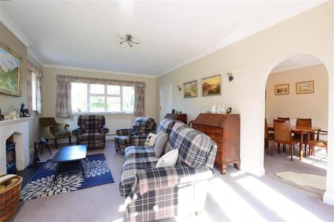 8 Third Avenue, Worthing, BN14 9NZ
