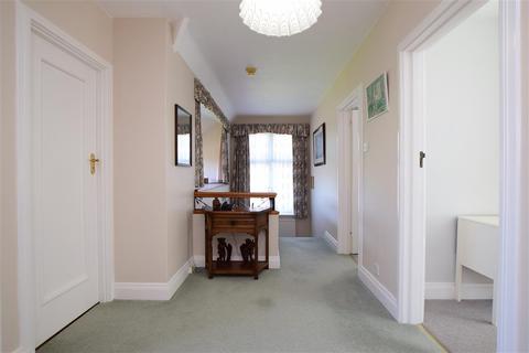 8 Third Avenue, Worthing, BN14 9NZ