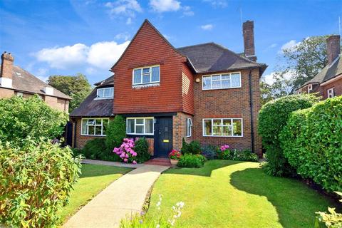 8 Third Avenue, Worthing, BN14 9NZ