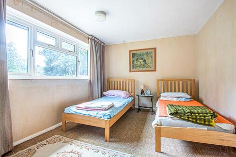 32 Coppice Green, Bracknell, RG42 1TL