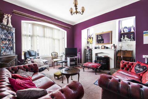 1 Fernbrook Crescent, London, SE13 5NJ