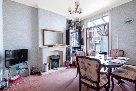1 Fernbrook Crescent, London, SE13 5NJ
