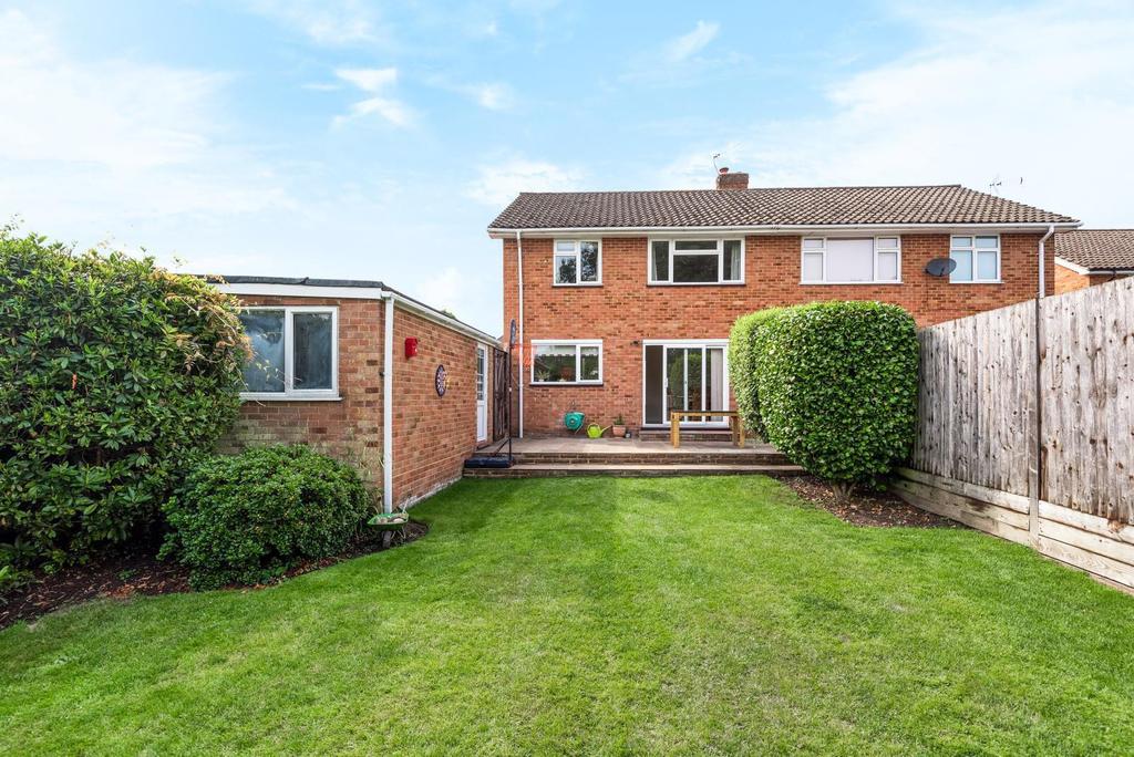 Brox Road, Ottershaw, KT16 3 bed semidetached house £515,000