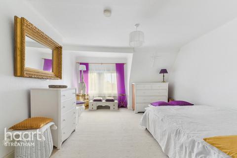1 bedroom apartment for sale, Riggindale Road, LONDON