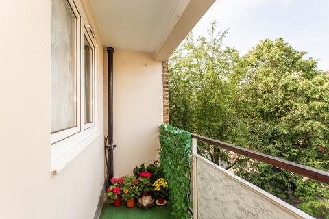 18 Harpley Square, London, E1 4EA