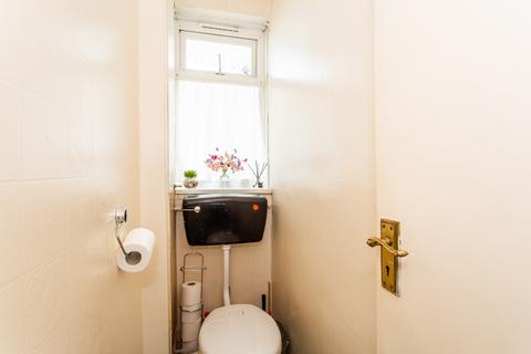 18 Harpley Square, London, E1 4EA