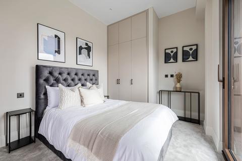 2 bedroom apartment for sale - Dock East, Canary Wharf, E14