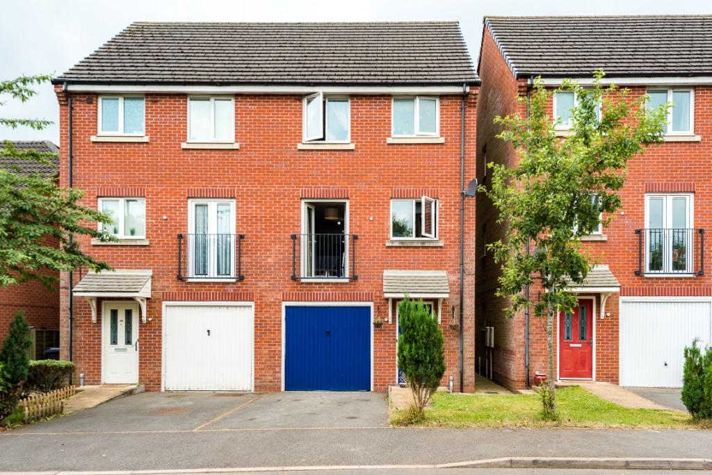Holcroft Drive, Abram, WN2 3 bed semidetached house £175,000