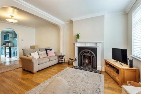 184 Queensway, West Wickham, BR4 9DZ