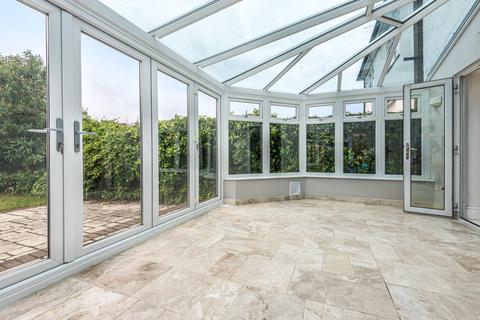 184 Queensway, West Wickham, BR4 9DZ