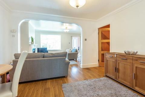 184 Queensway, West Wickham, BR4 9DZ