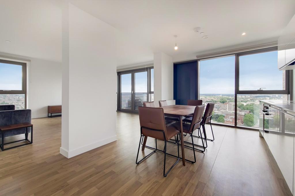 Apex Gardens, Seven Sisters, N15 3 bed flat £2,805 pcm (£647 pw)