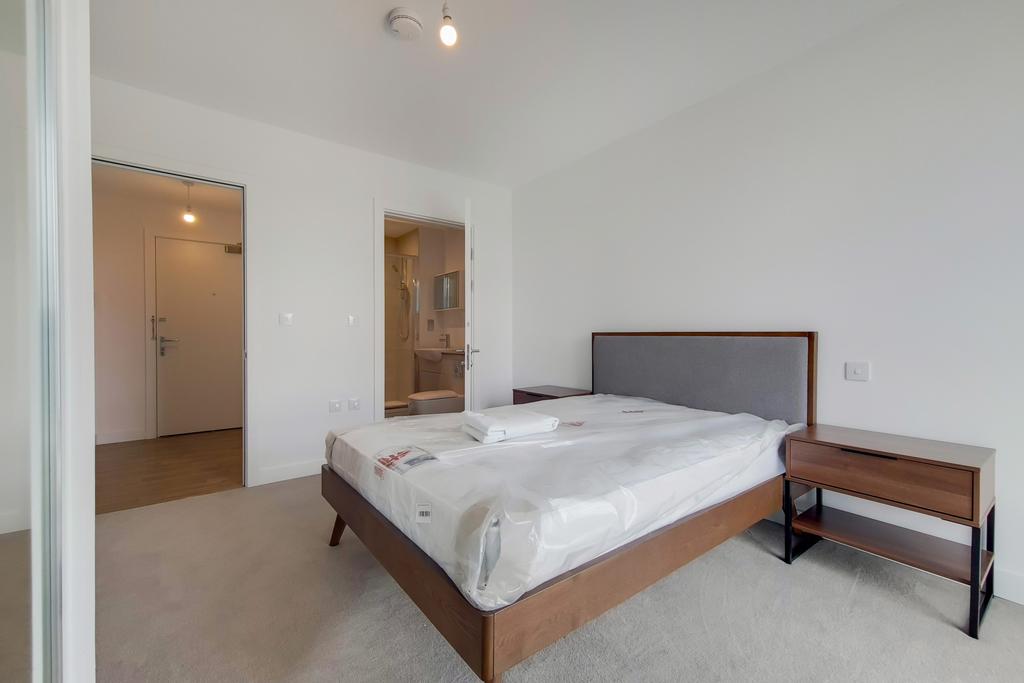 2 Main Bedroom-1-min.jpg