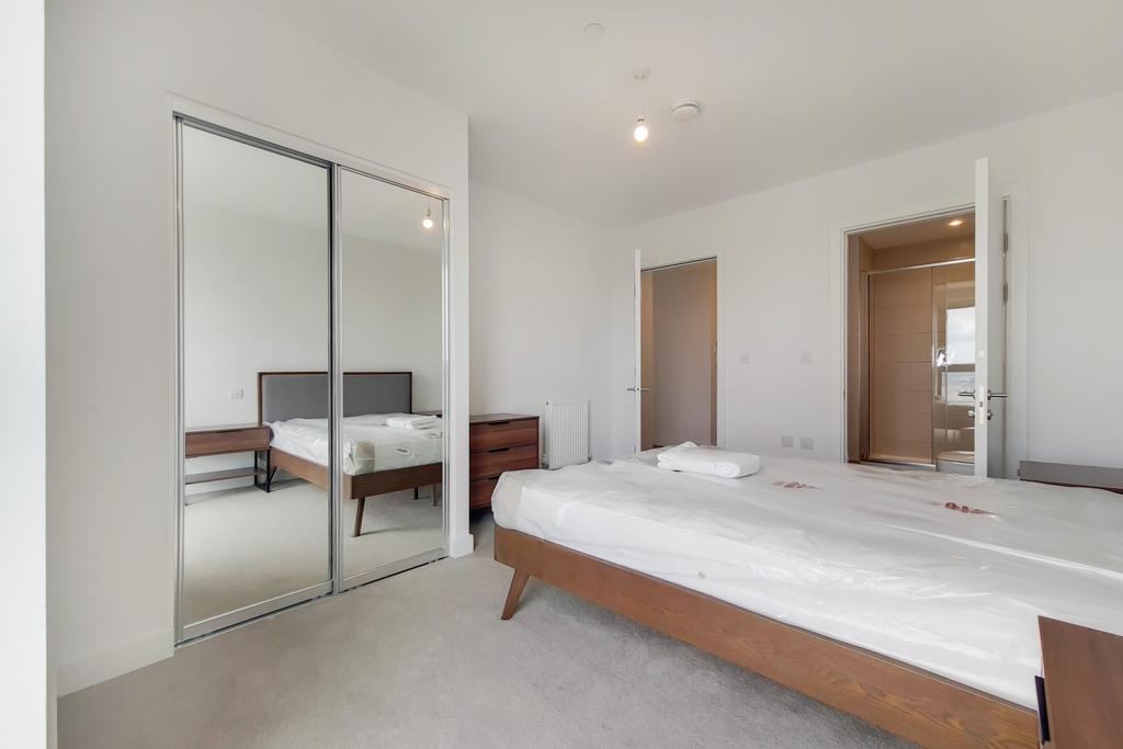 2 Main Bedroom-2-min.jpg