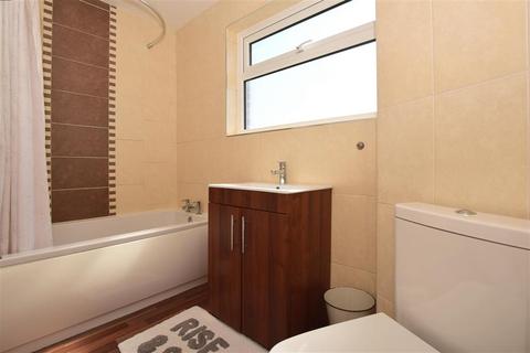 21 Chalcroft Road, Folkestone, CT20 3NG