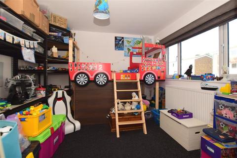 21 Chalcroft Road, Folkestone, CT20 3NG