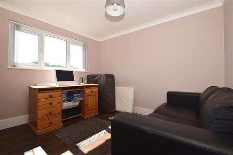 21 Chalcroft Road, Folkestone, CT20 3NG