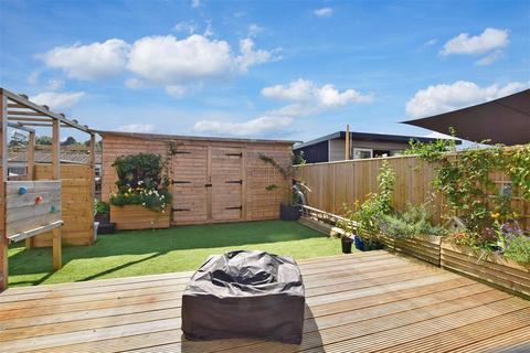 21 Chalcroft Road, Folkestone, CT20 3NG