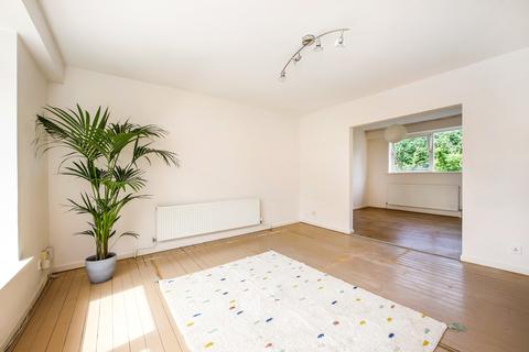 9 Link Way, Richmond, TW10 7QT