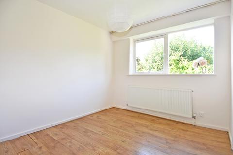 9 Link Way, Richmond, TW10 7QT