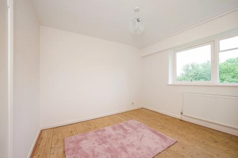 9 Link Way, Richmond, TW10 7QT
