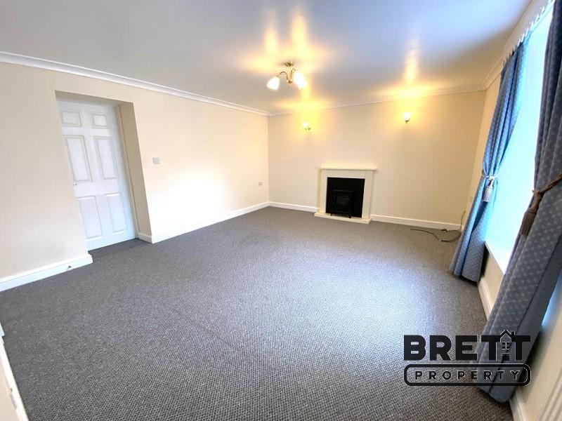 London Road, Pembroke Dock, Pembrokeshire. SA72 6DS 1 bed ground floor