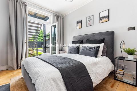 29 Hazelbank Road, Catford, London, SE6 1LN