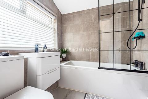 29 Hazelbank Road, Catford, London, SE6 1LN