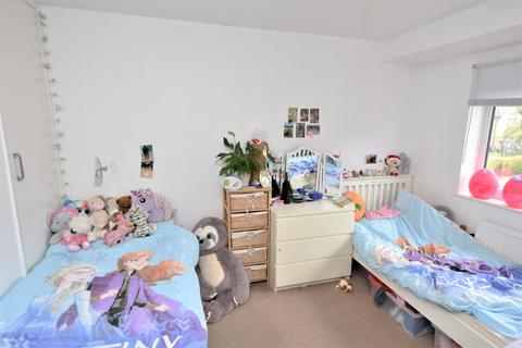 15 Midsummer Meadow, Shoeburyness, Southend-on-sea, SS3 8UU