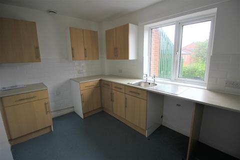 1 bedroom flat to rent, Newbold, Rochdale, OL16