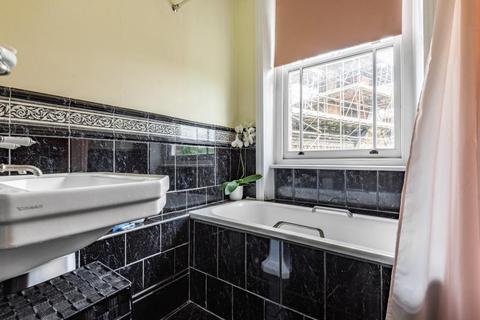 162c Sheen Road, Richmond, TW9 1UU