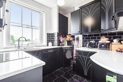 162c Sheen Road, Richmond, TW9 1UU
