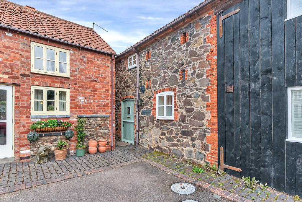 Forest Street, Shepshed, Loughborough 2 bed semidetached house £199,950