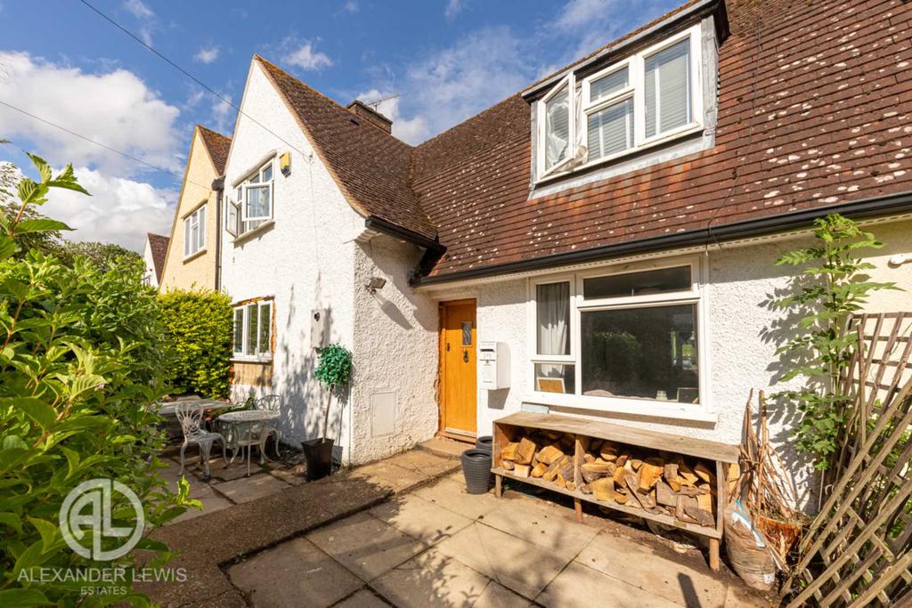 Whitwell Road, St Pauls Walden, SG4 8BU 3 bed terraced house £425,000