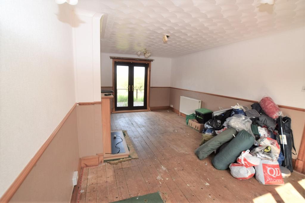 15 Downsfoot Road, Locharbriggs Dumfries DG1 1 XQ -
