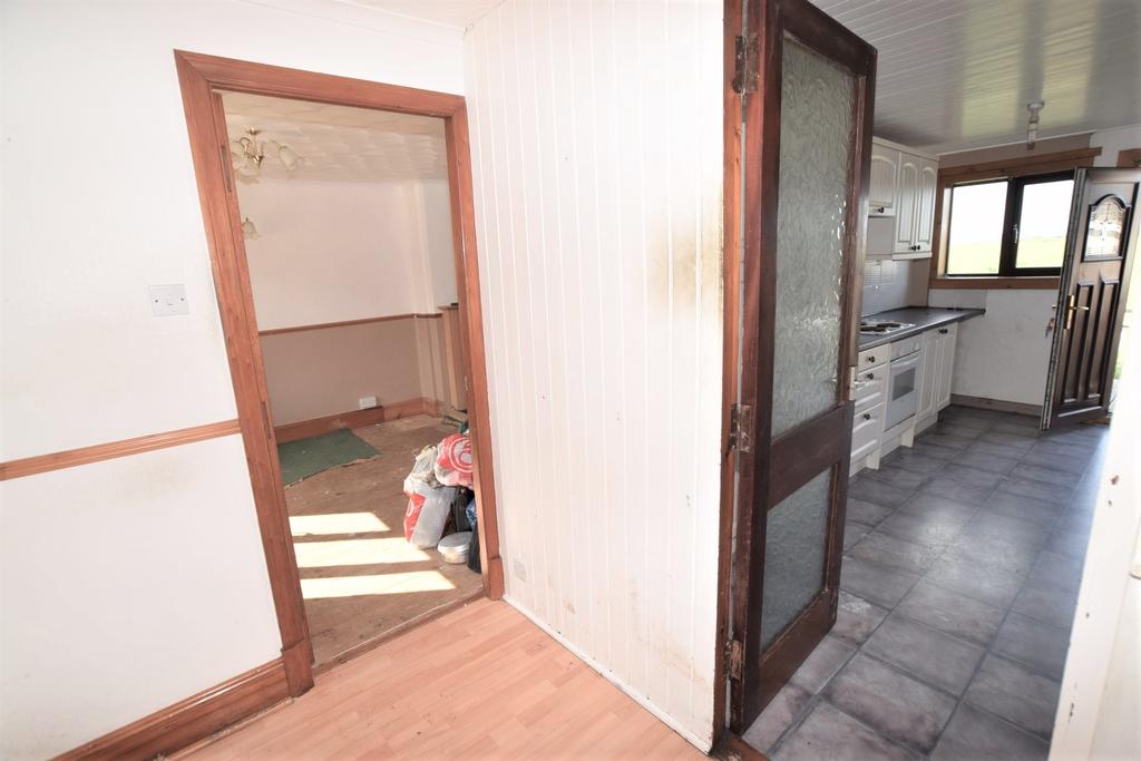 15 Downsfoot Road, Locharbriggs Dumfries DG1 1 XQ -