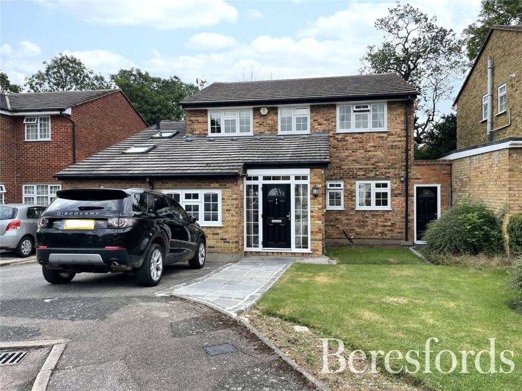Barleycorn Way, Hornchurch, RM11 5 bed detached house £850,000